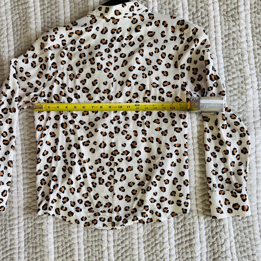 Saltwater LUXE Leopard Print Blouse - Black and Tan, Size Medium - Picture 4 of 5
